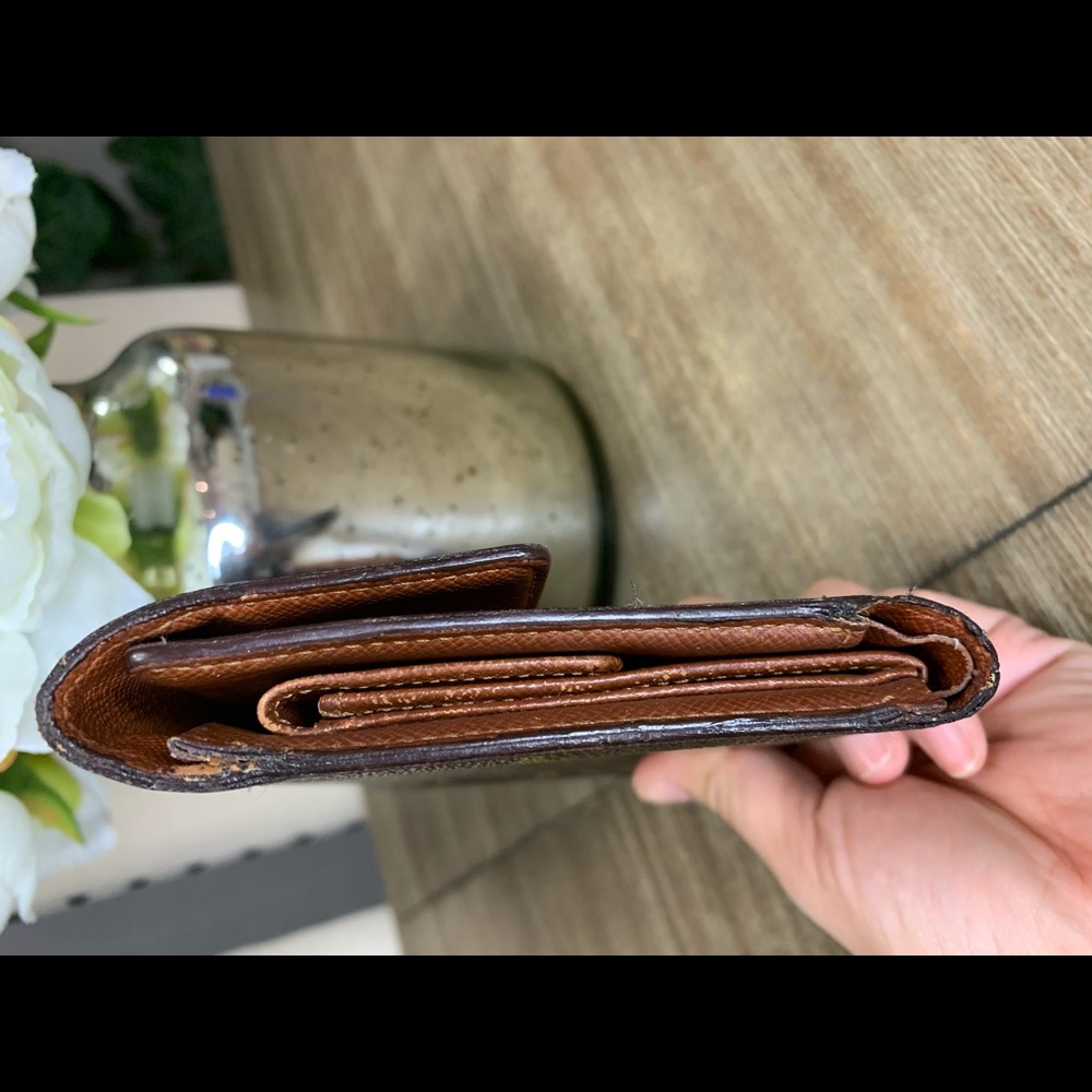 Authentic Louis Vuittton Mono Medium Wallet - Picture 7 of 16